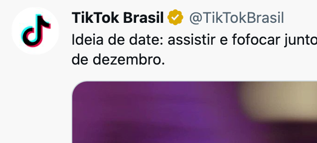 Print parcial de um post do @TikTokBrasil no Twitter, exibindo um selo de verificação dourado.