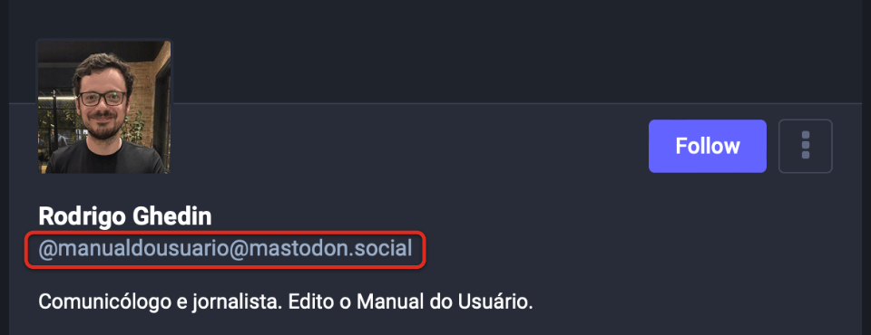 Print de um perfil, com o nome do usuário (@manualdousuario@mastodon.social) destacado por um traço vermelho.